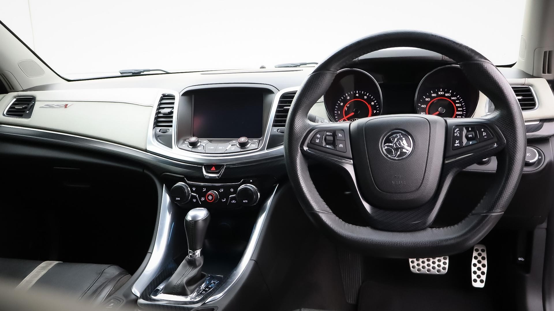 Holden Commodore image 4