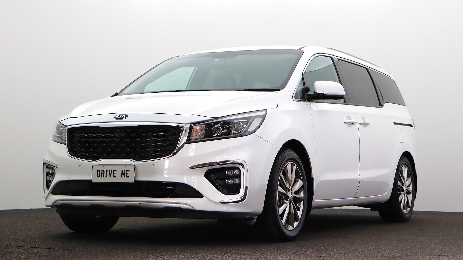 Kia Carnival image 1