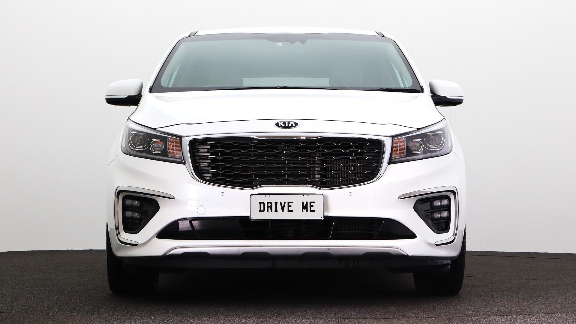 Kia Carnival image 2