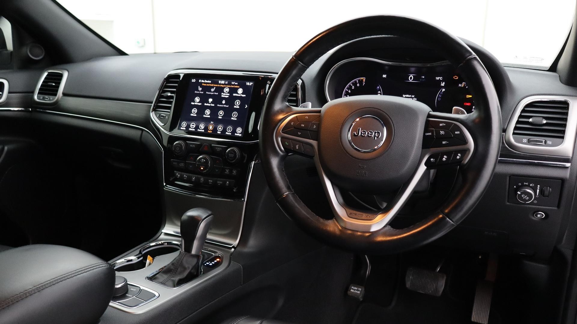 Jeep Grand Cherokee image 4