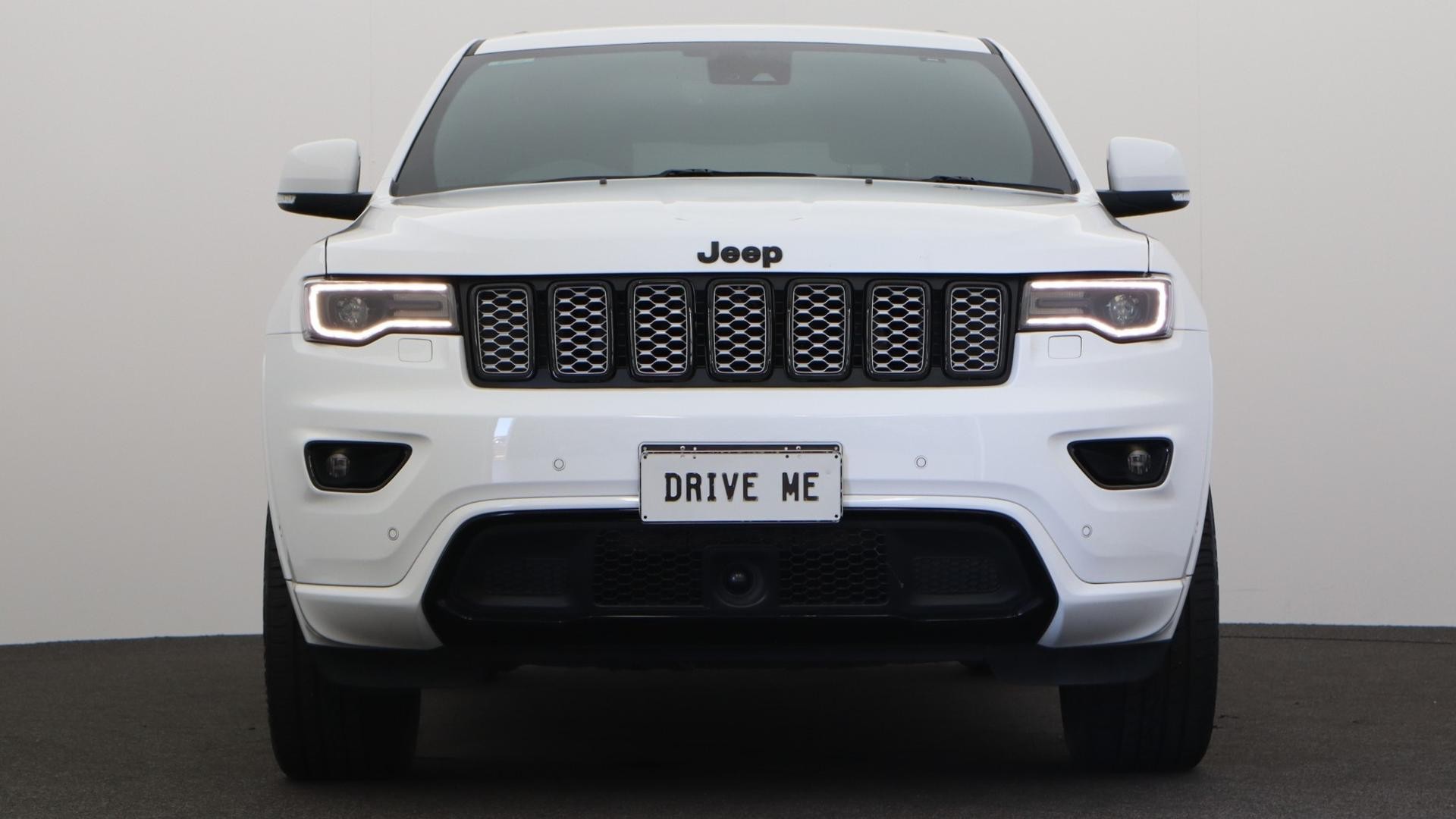 Jeep Grand Cherokee image 2