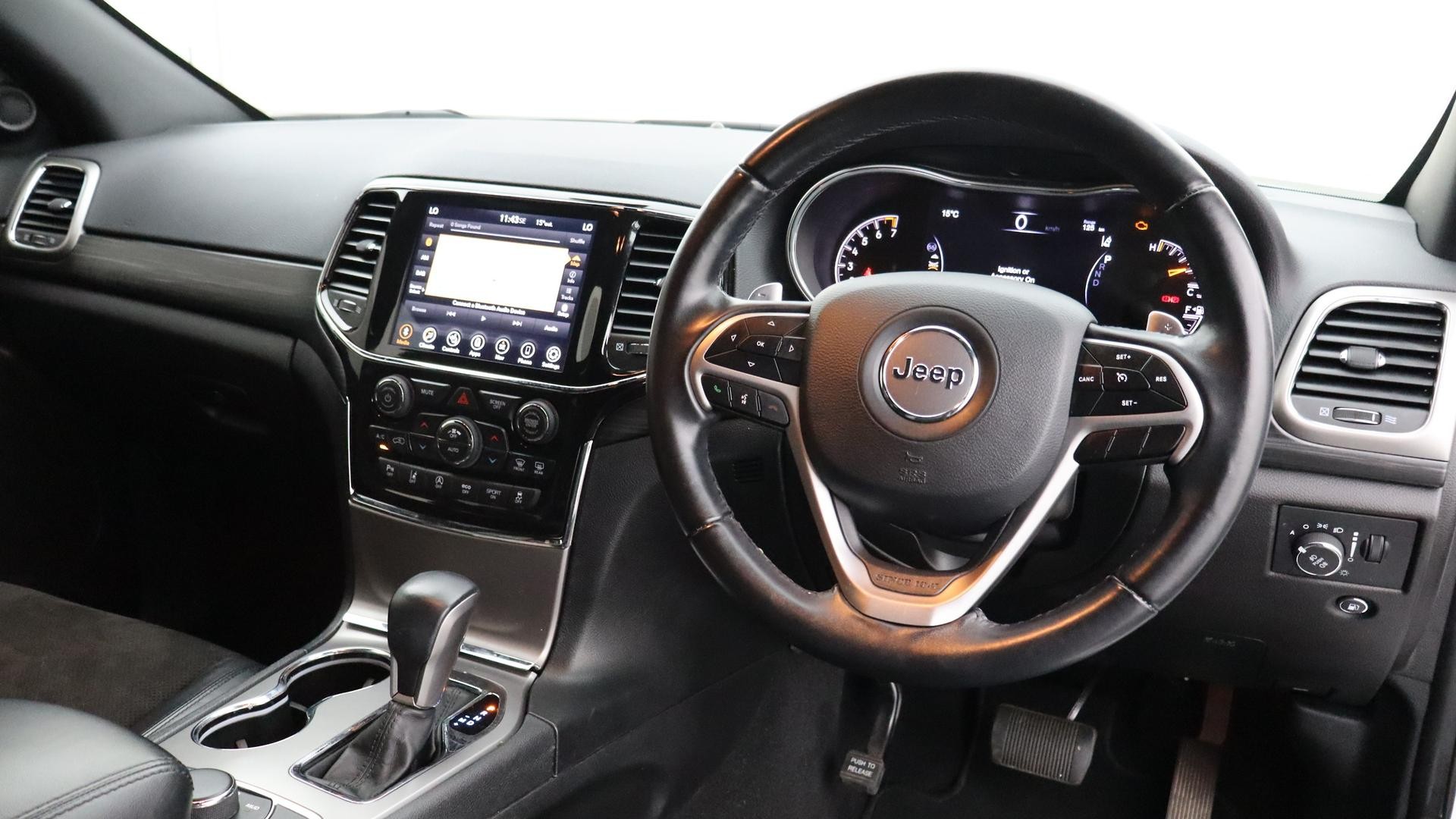 Jeep Grand Cherokee image 4