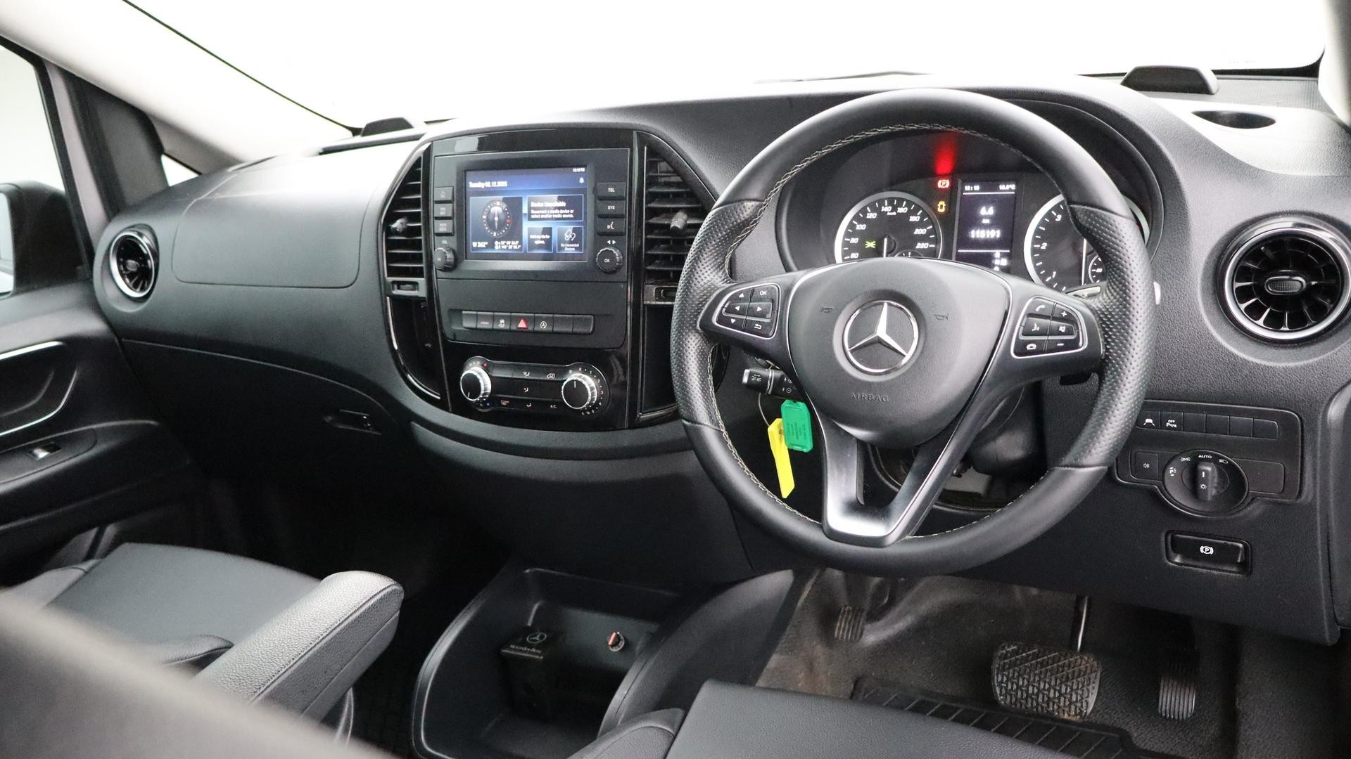 Mercedes Benz Vito image 4