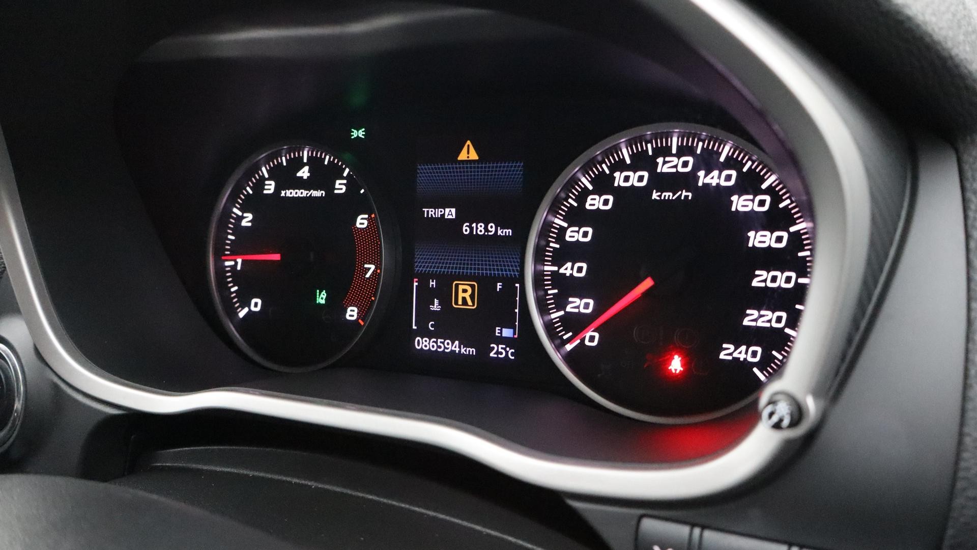 Mitsubishi Eclipse Cross image 4