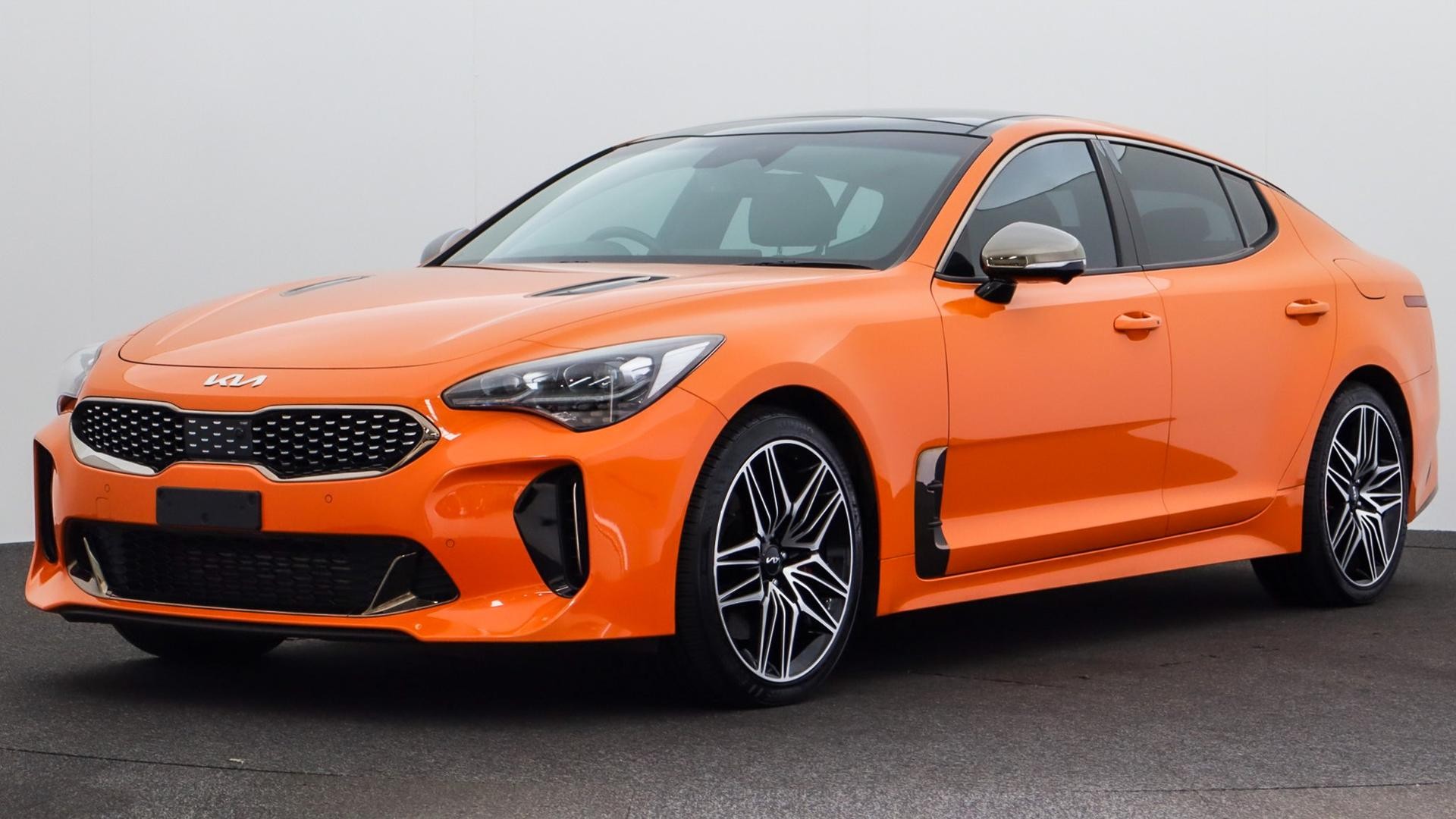 Kia Stinger image 1