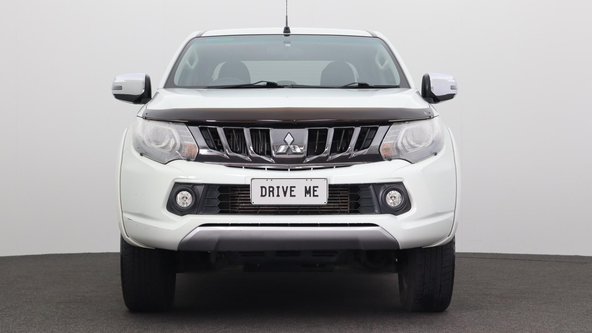 Mitsubishi Triton image 2