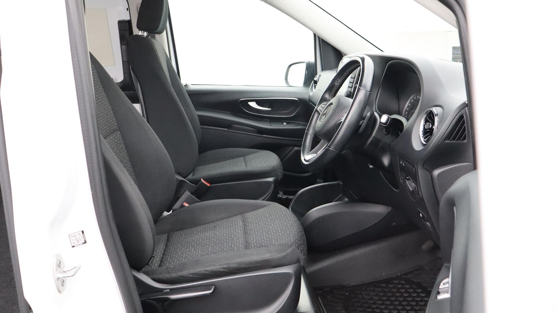 Mercedes Benz Vito image 4