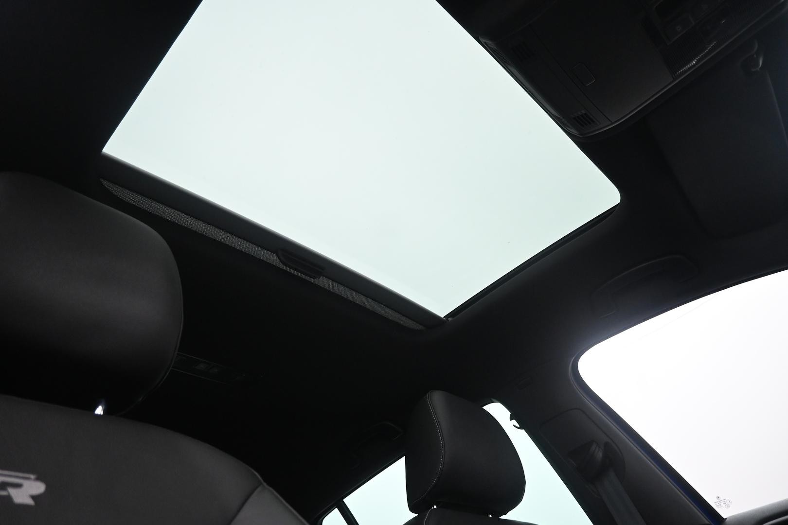 Volkswagen Golf image 4