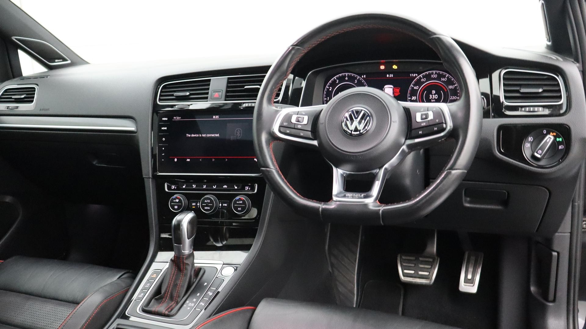 Volkswagen Golf image 4