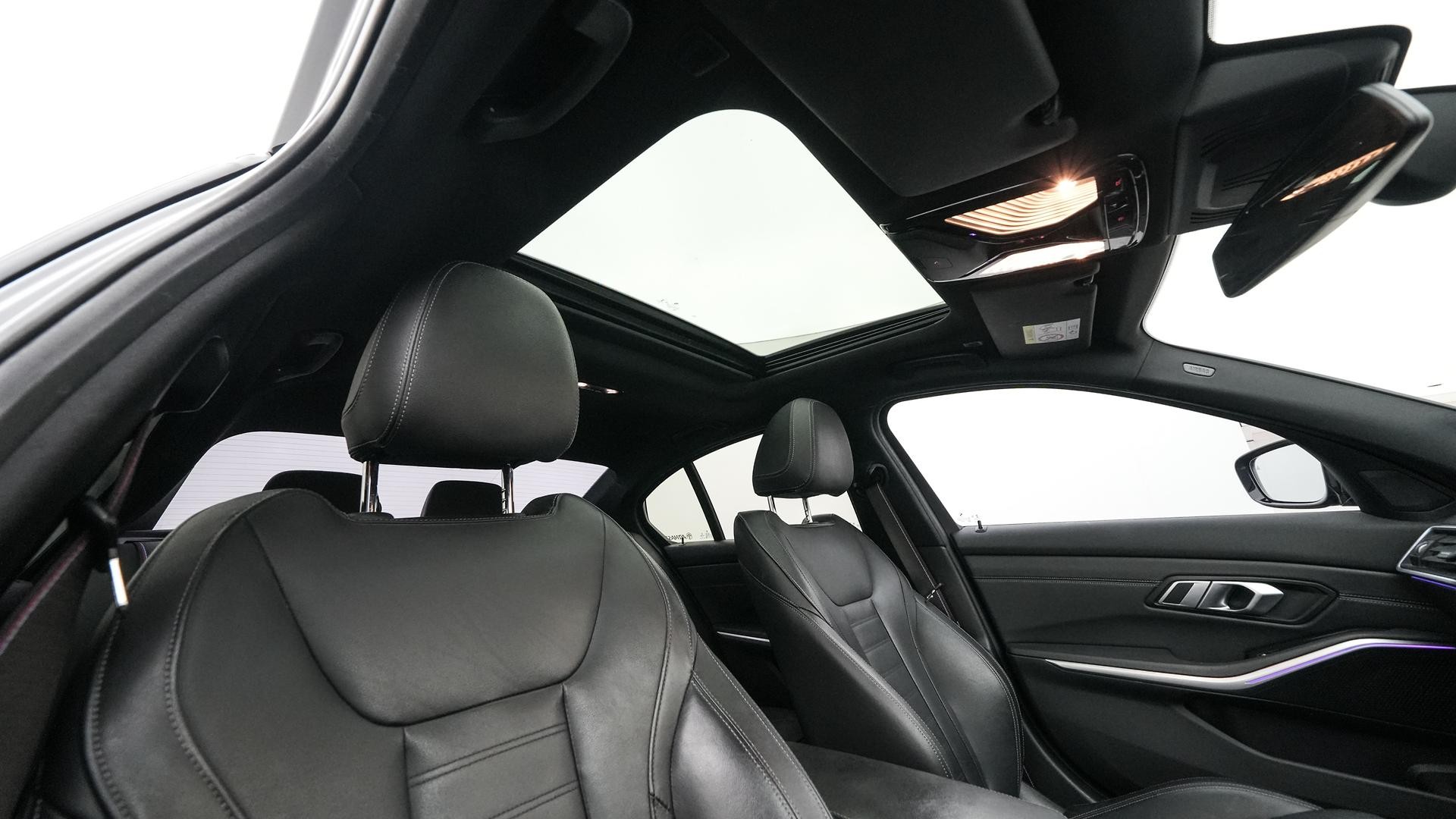 BMW 3 Series image 4