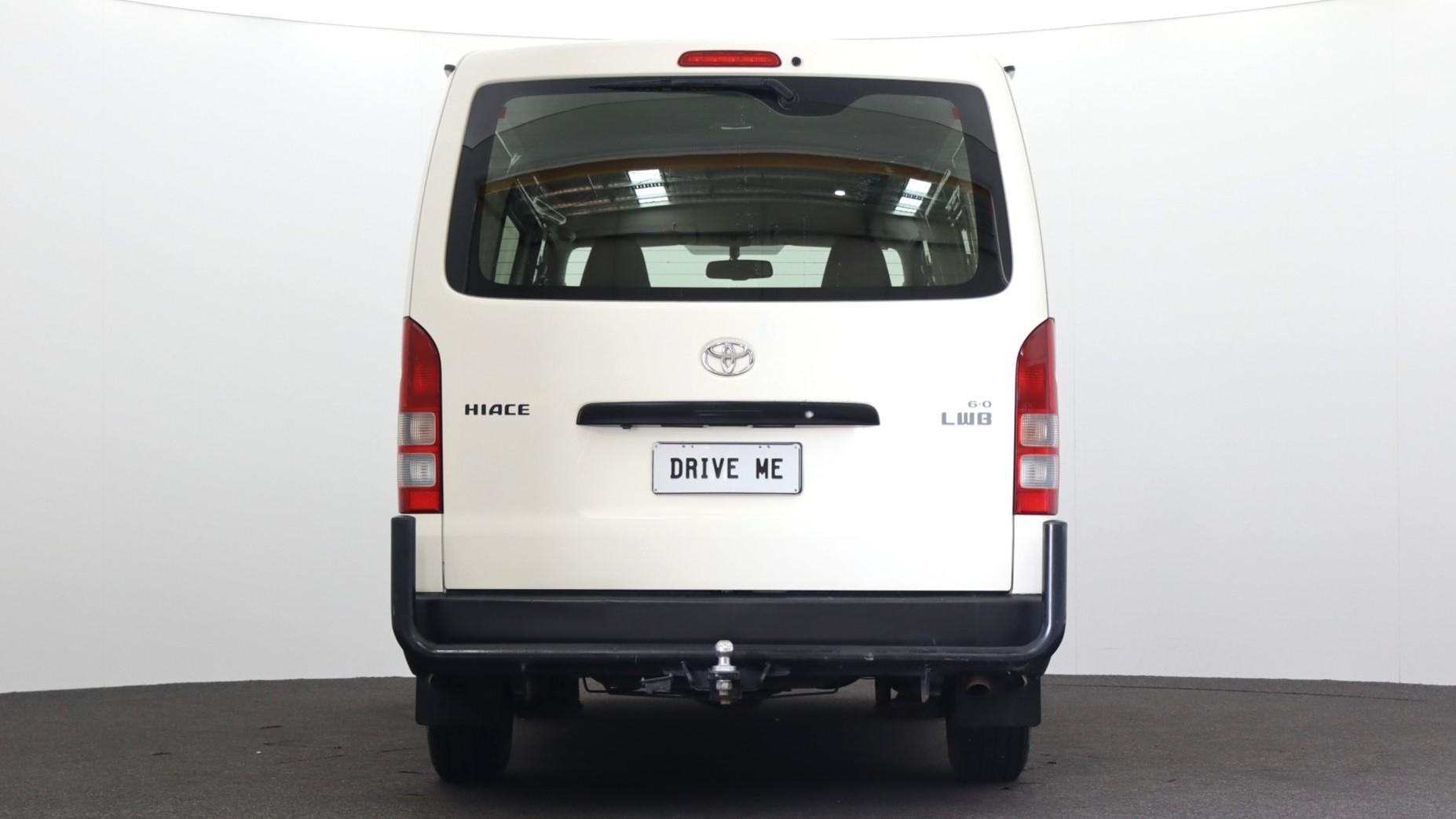 Toyota Hiace image 3