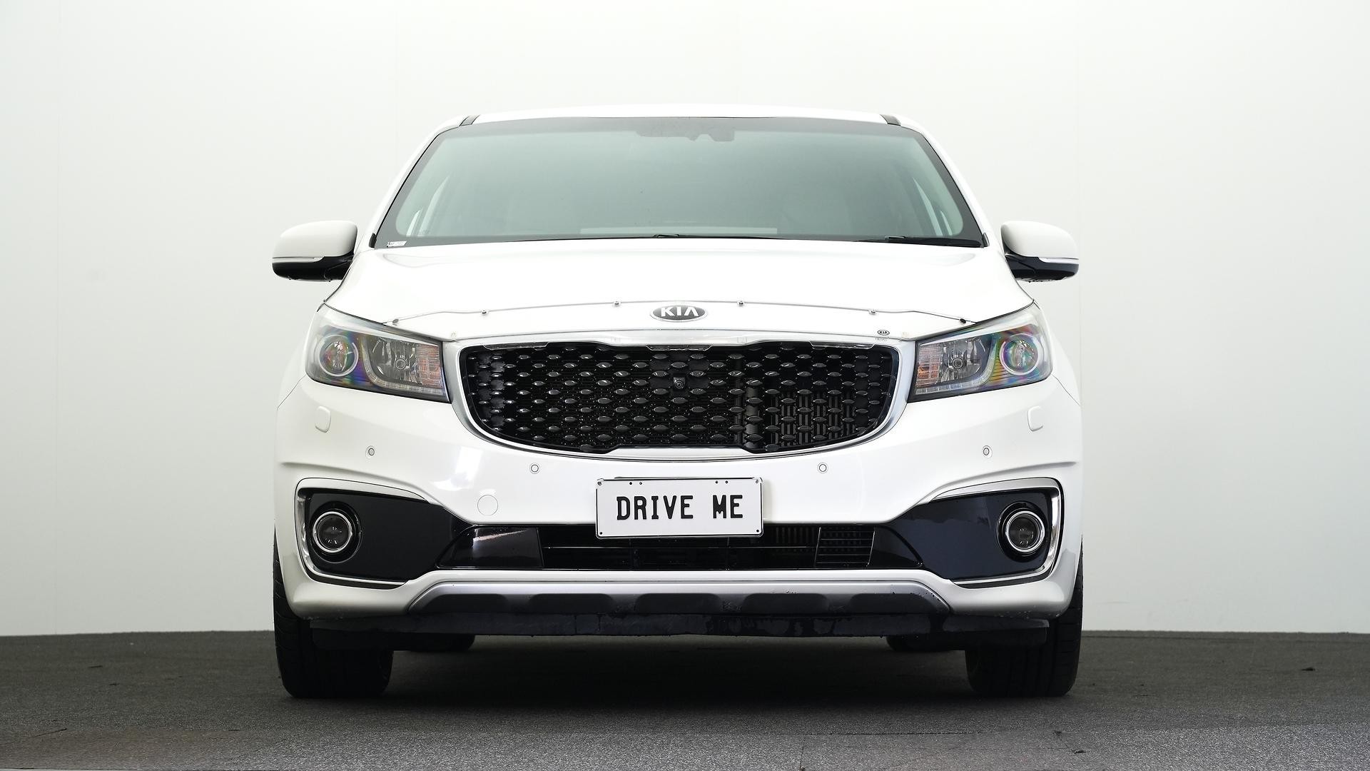 Kia Carnival image 2