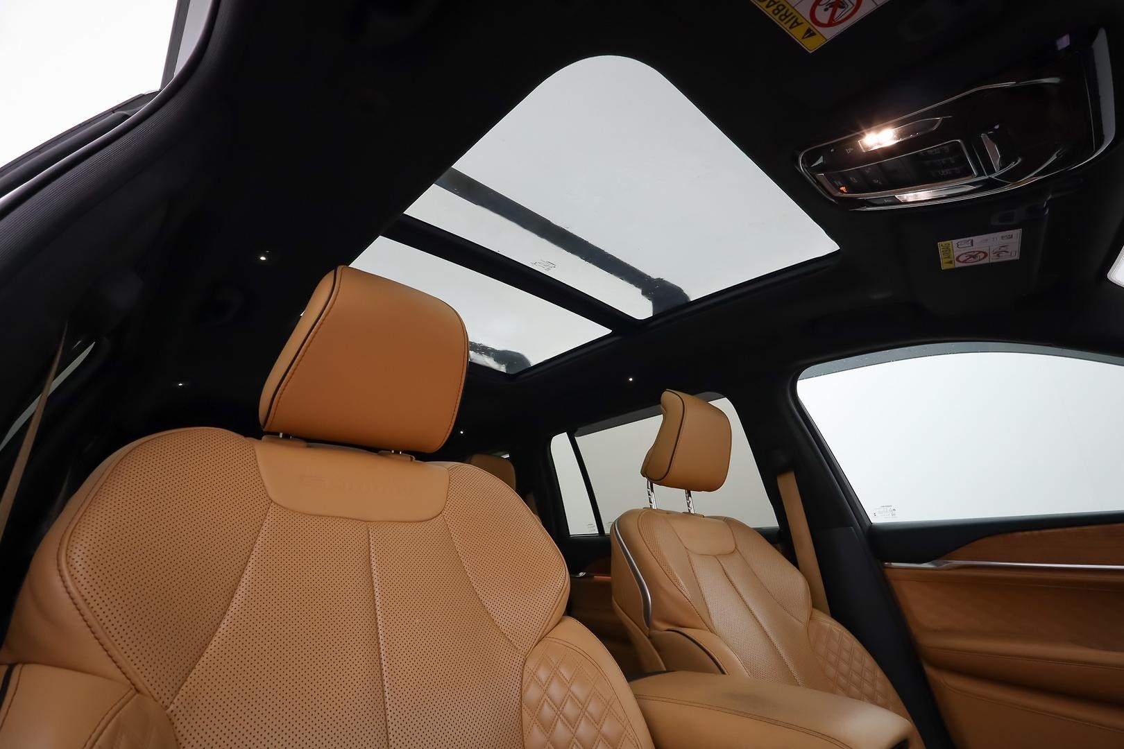 Jeep Grand Cherokee image 4