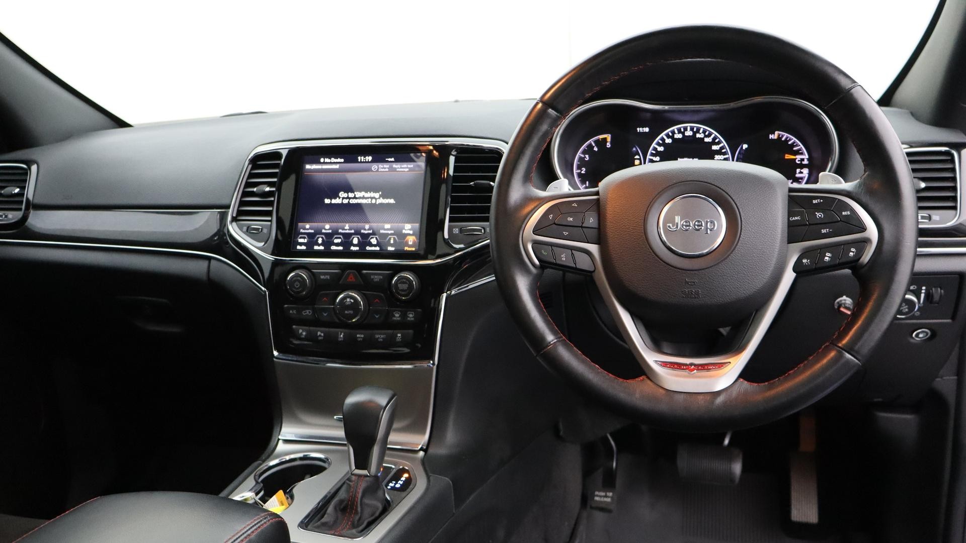 Jeep Grand Cherokee image 4