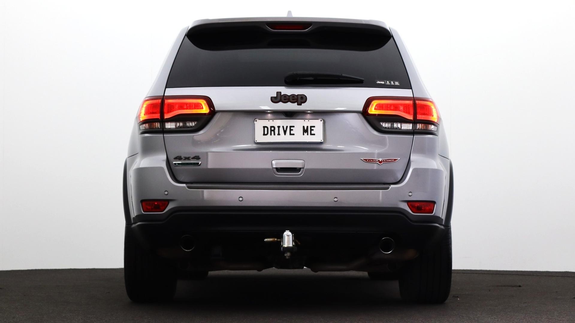 Jeep Grand Cherokee image 3