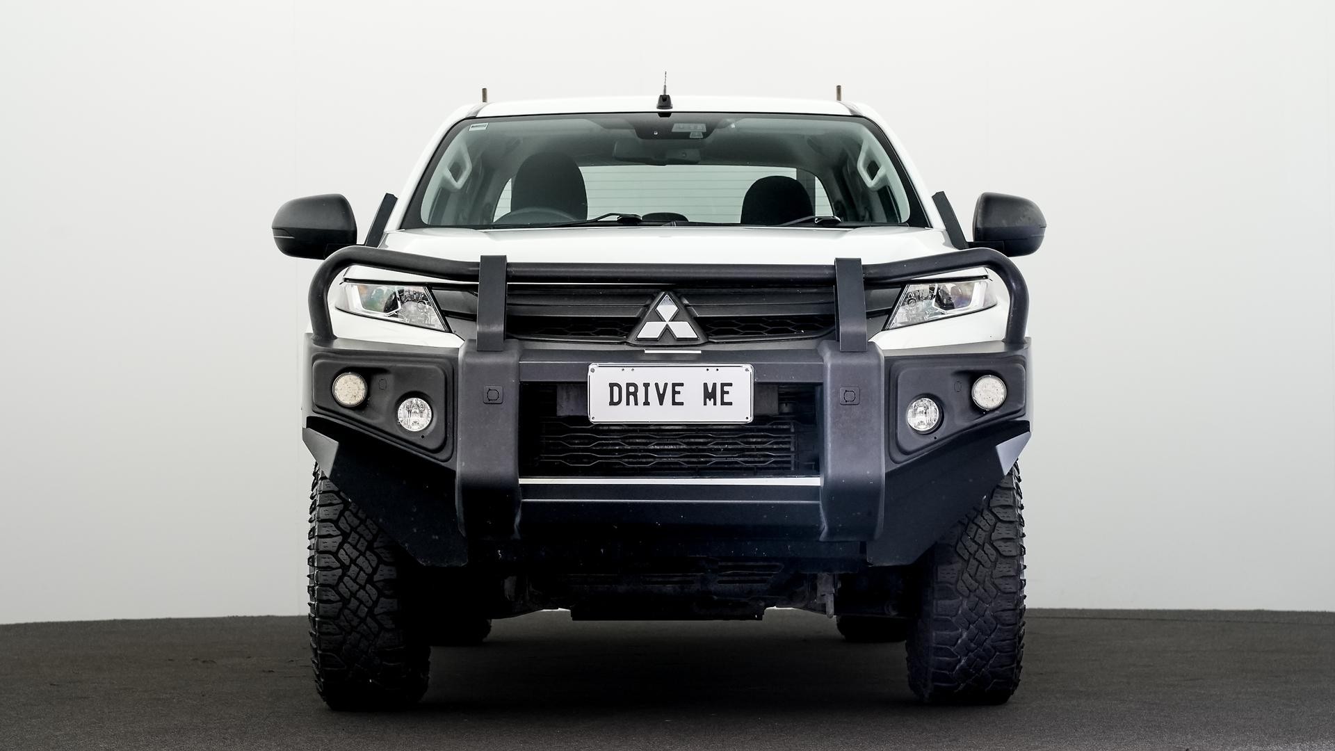 Mitsubishi Triton image 2
