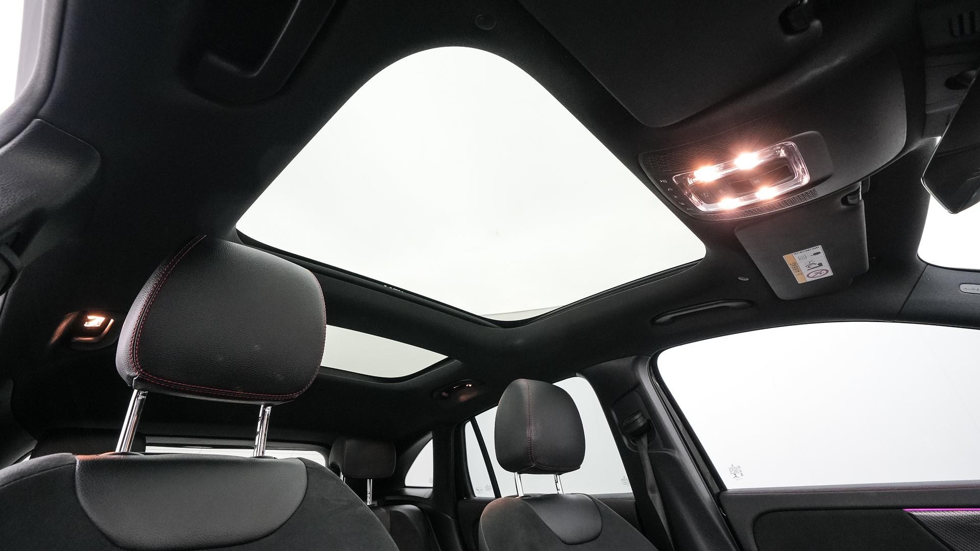 Mercedes Benz Gla-class image 4