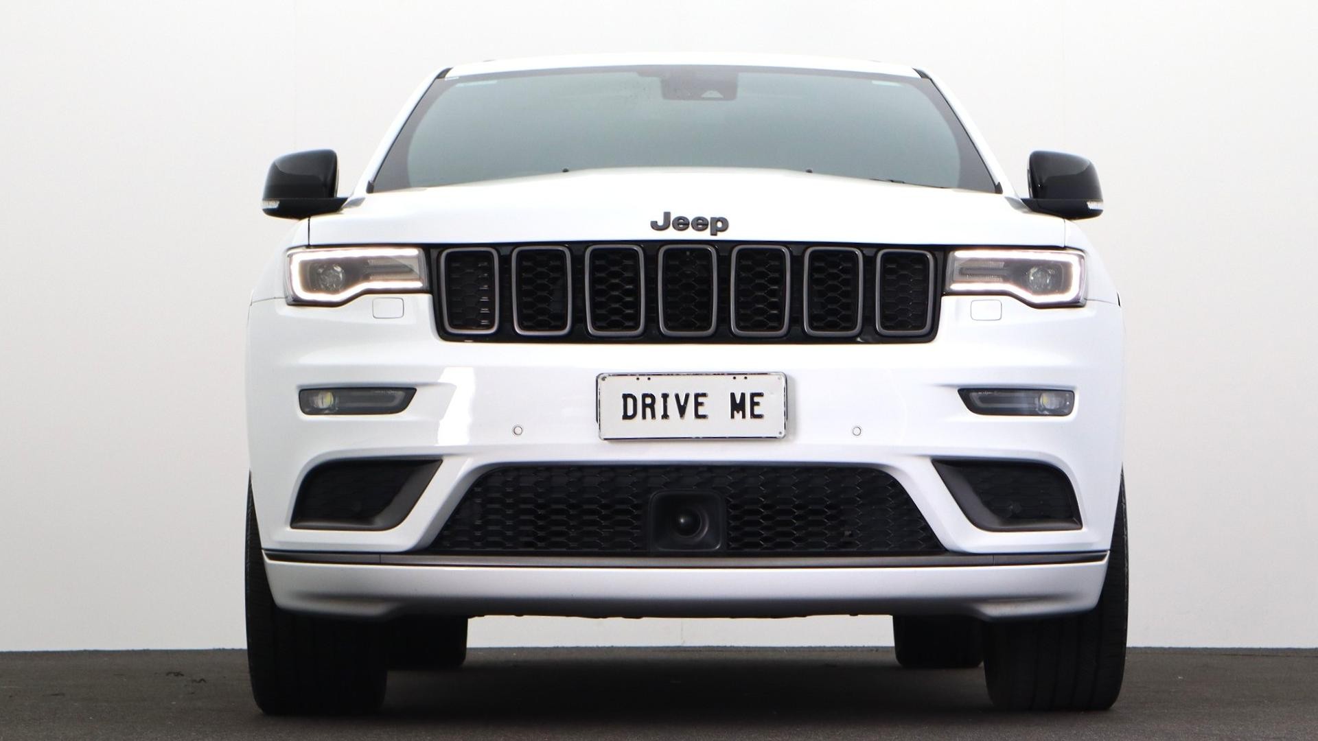 Jeep Grand Cherokee image 2