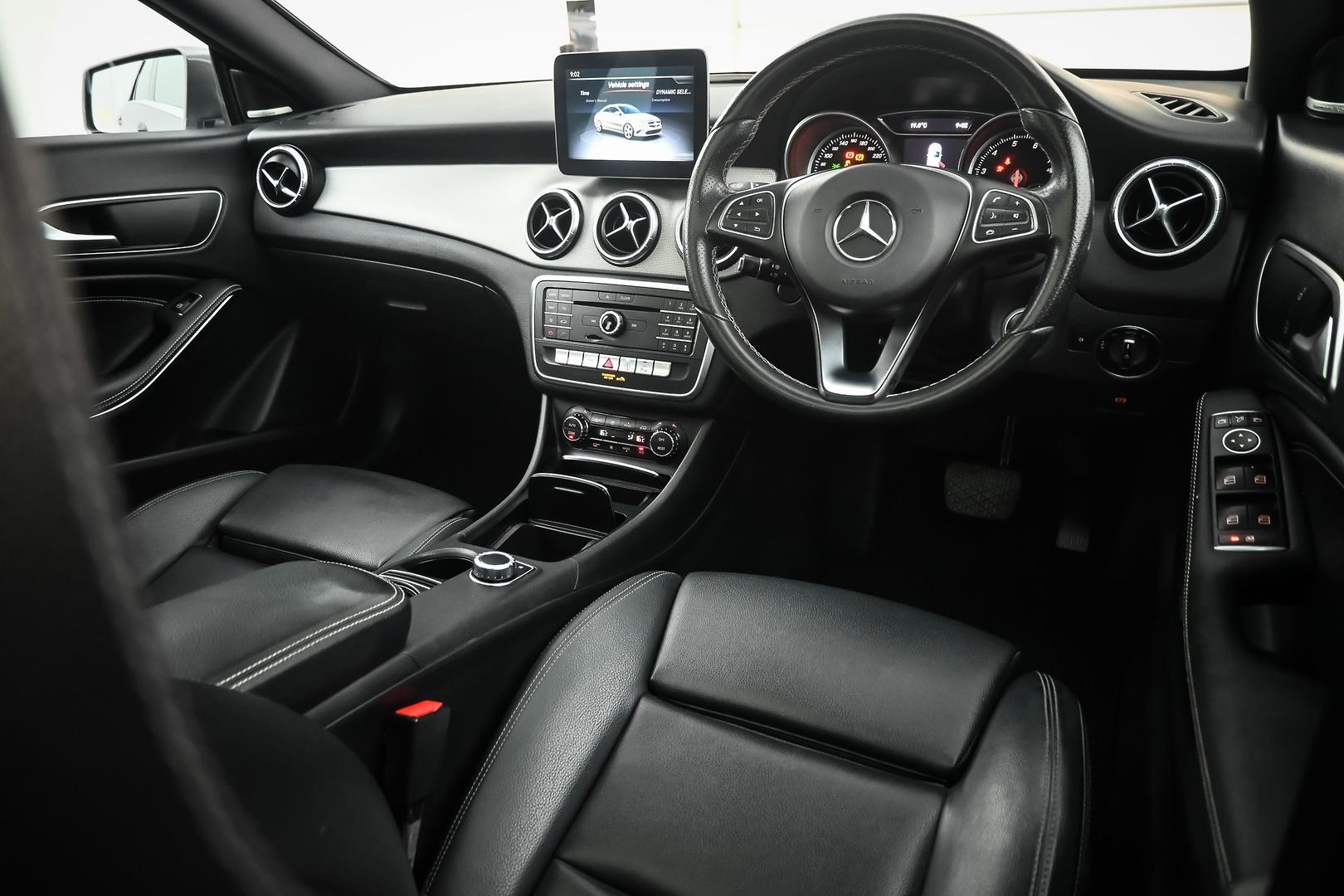 Mercedes Benz Cla-class image 4