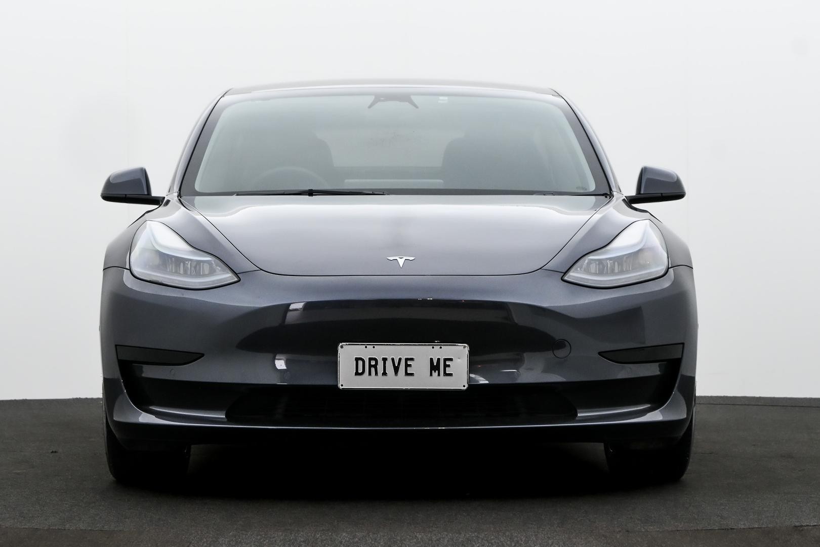 Tesla Model 3 image 2