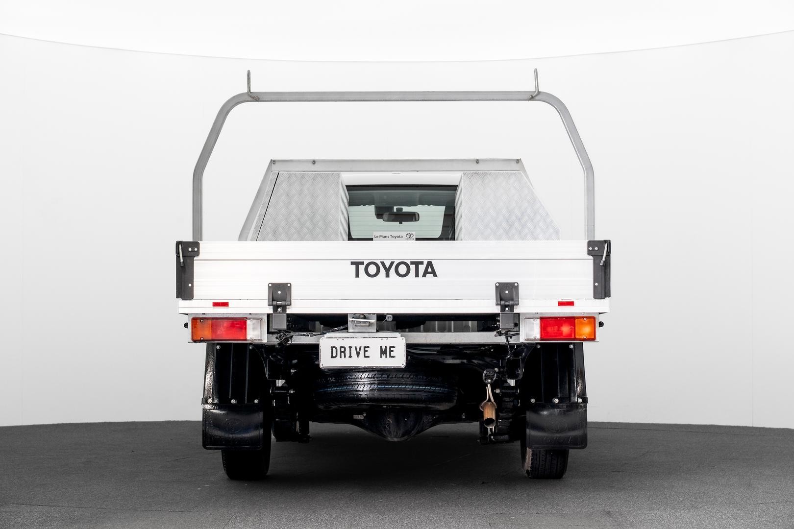 Toyota Hilux image 3