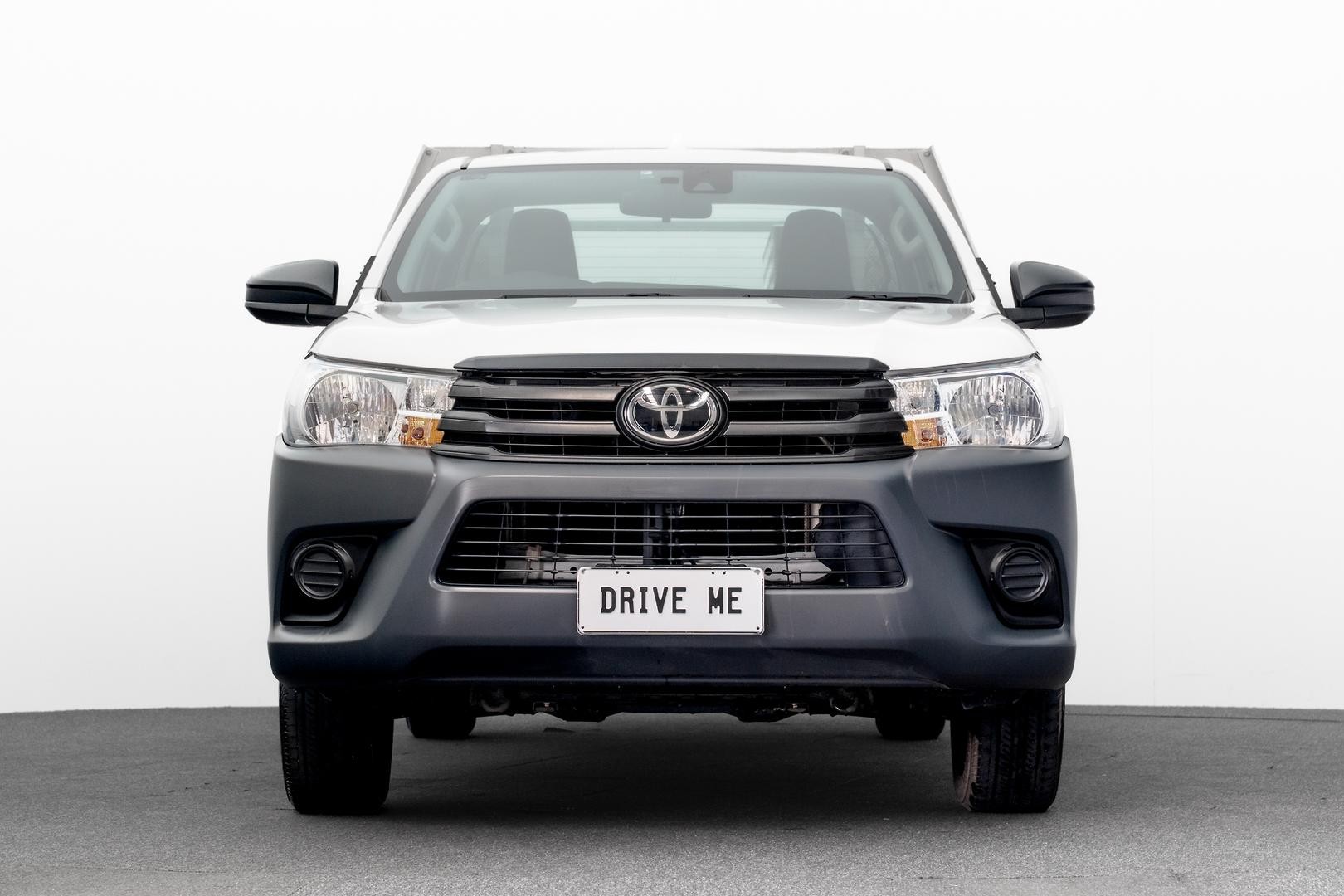 Toyota Hilux image 2