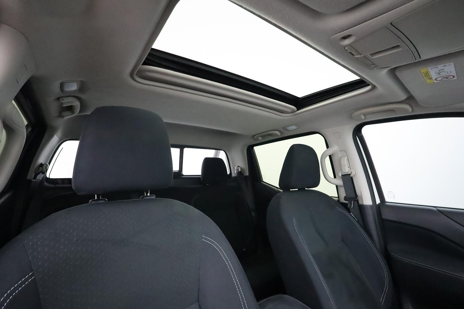 Nissan Navara image 4