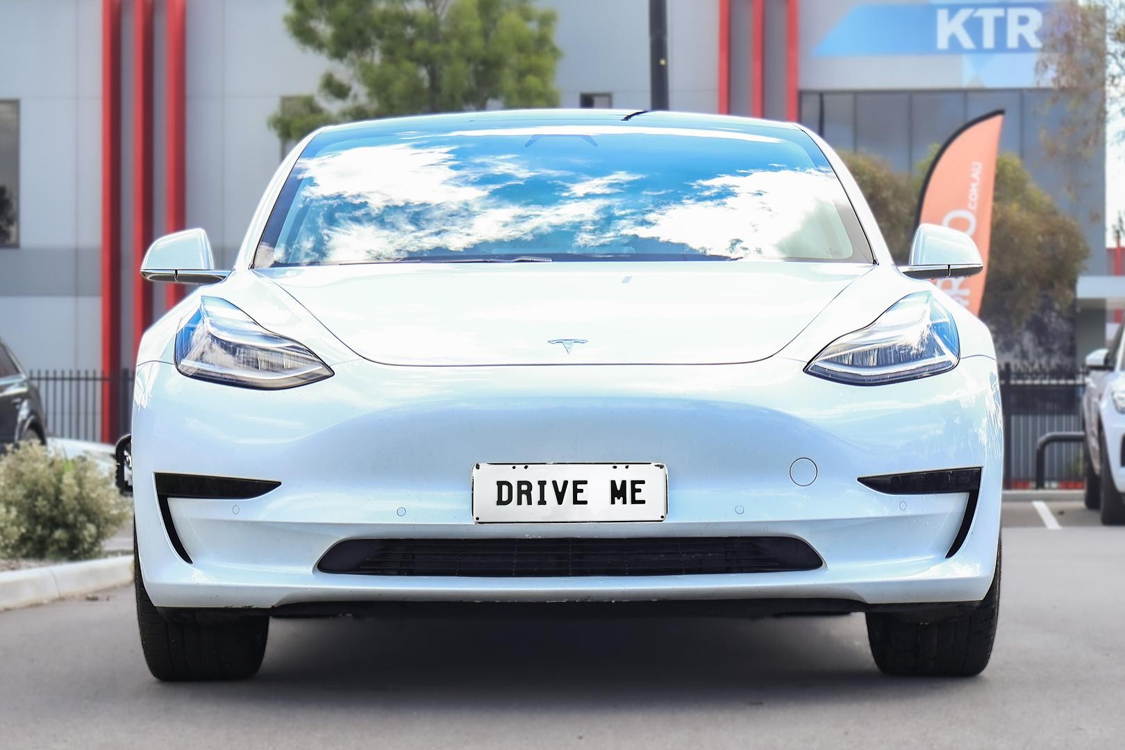 Tesla Model 3 image 2