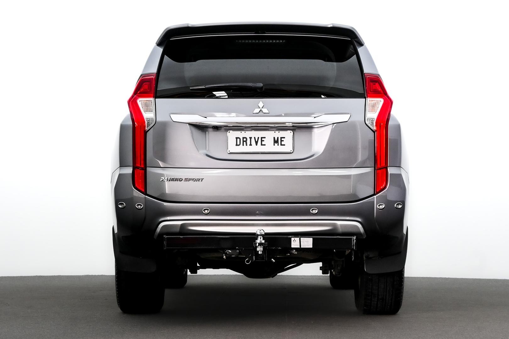 Mitsubishi Pajero Sport image 3