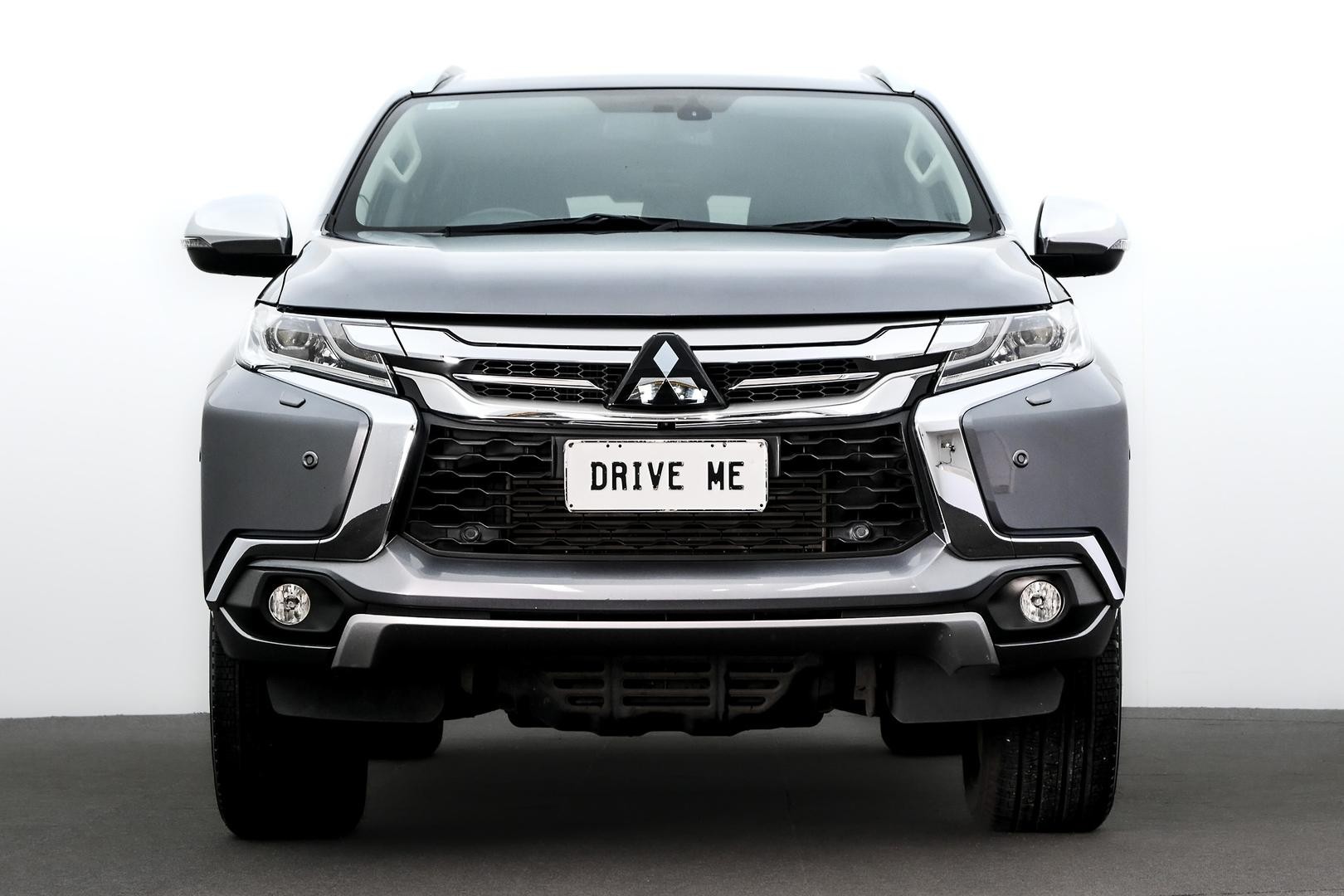 Mitsubishi Pajero Sport image 2
