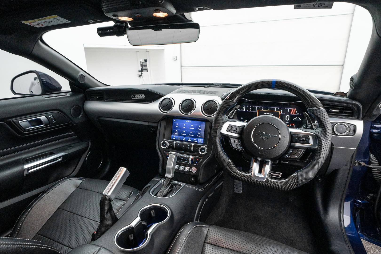 Ford Mustang image 4