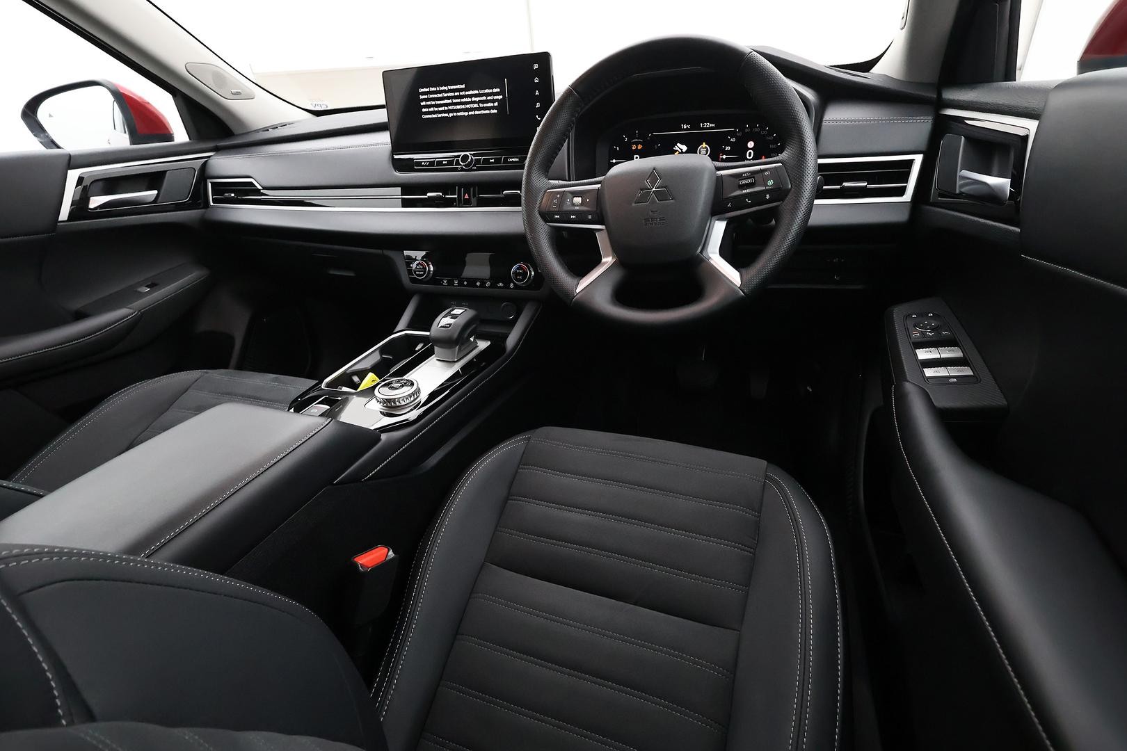 Mitsubishi Outlander image 4