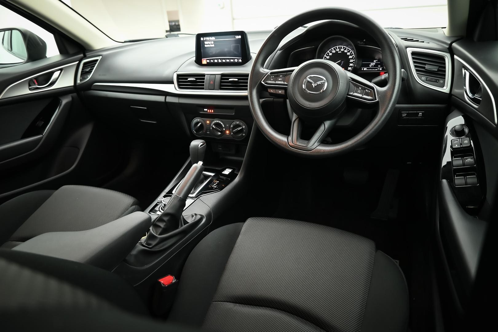 Mazda 3 image 4