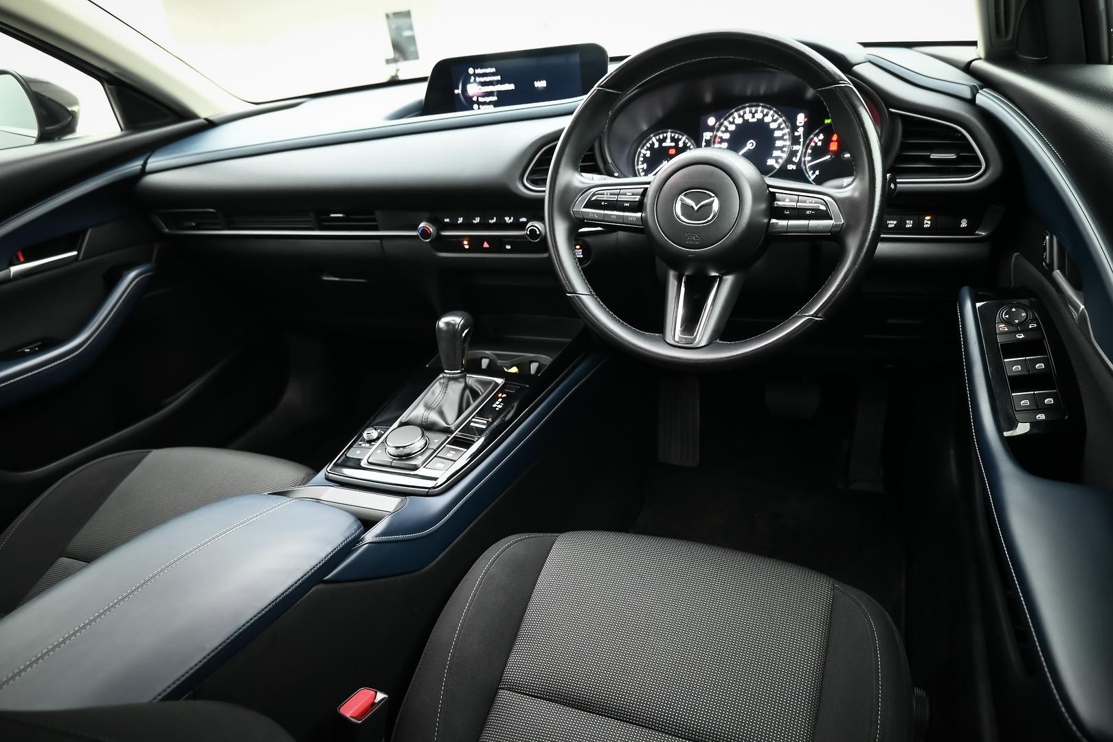 Mazda Cx-30 image 4