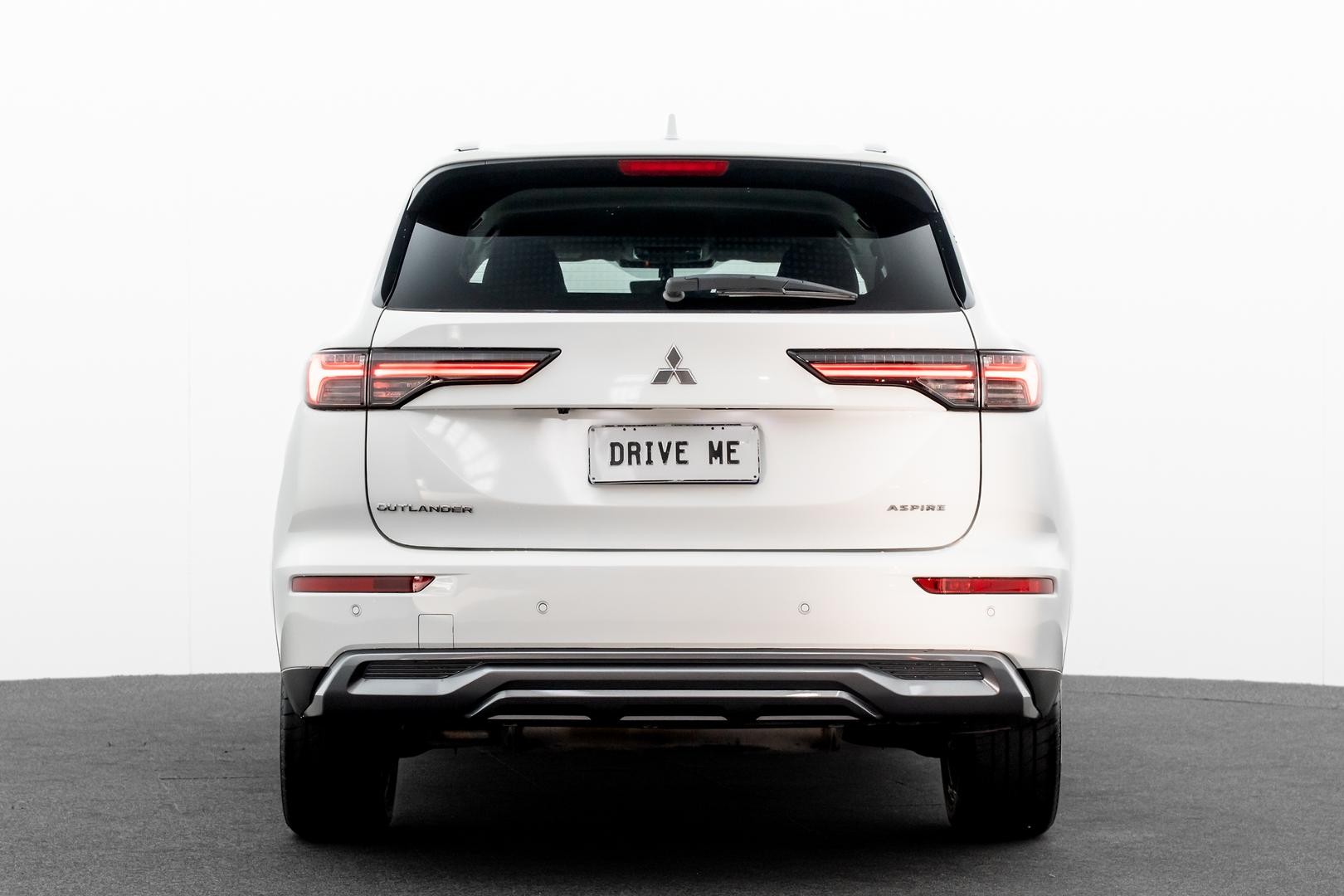 Mitsubishi Outlander image 3