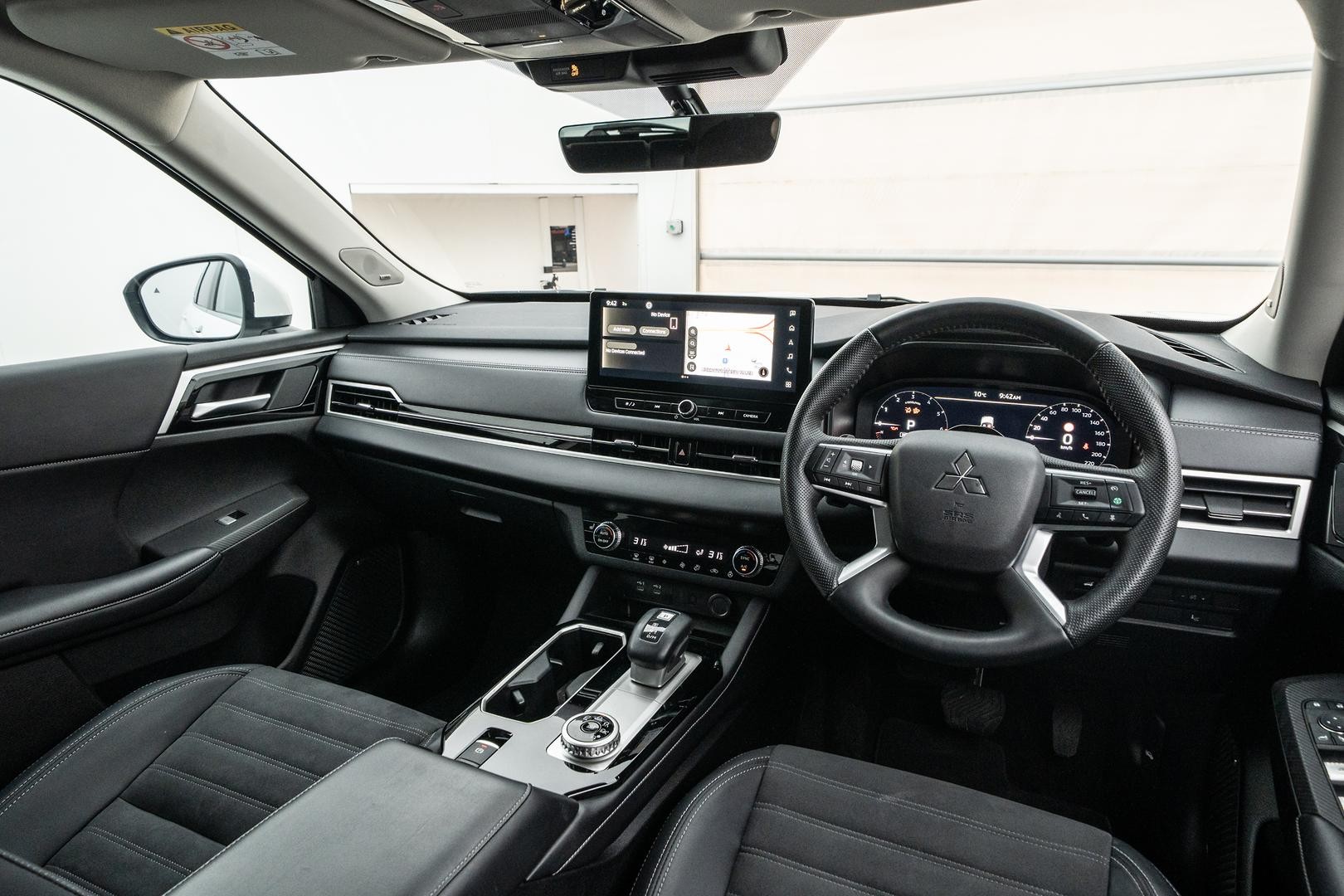 Mitsubishi Outlander image 4