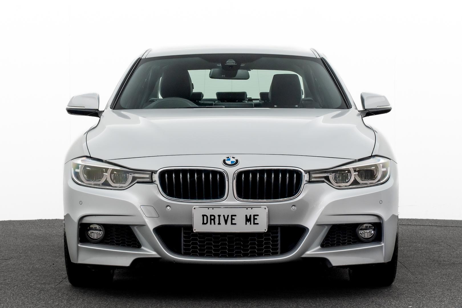 BMW 3 Series image 2