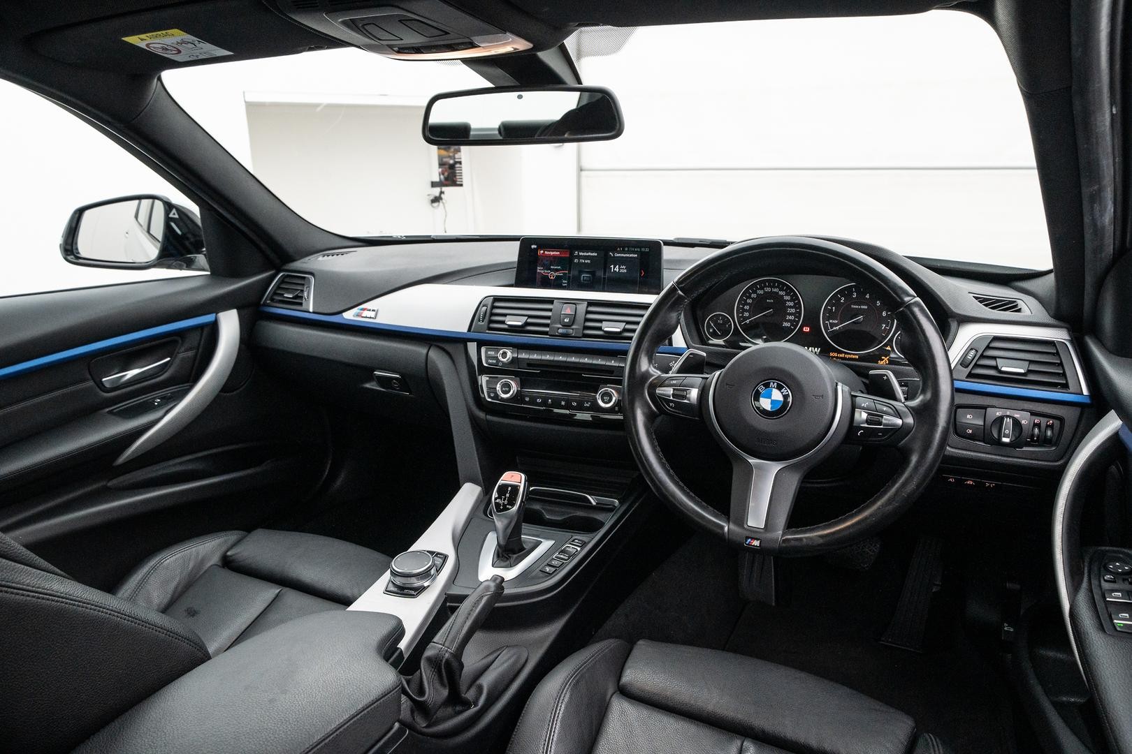 BMW 3 Series image 4