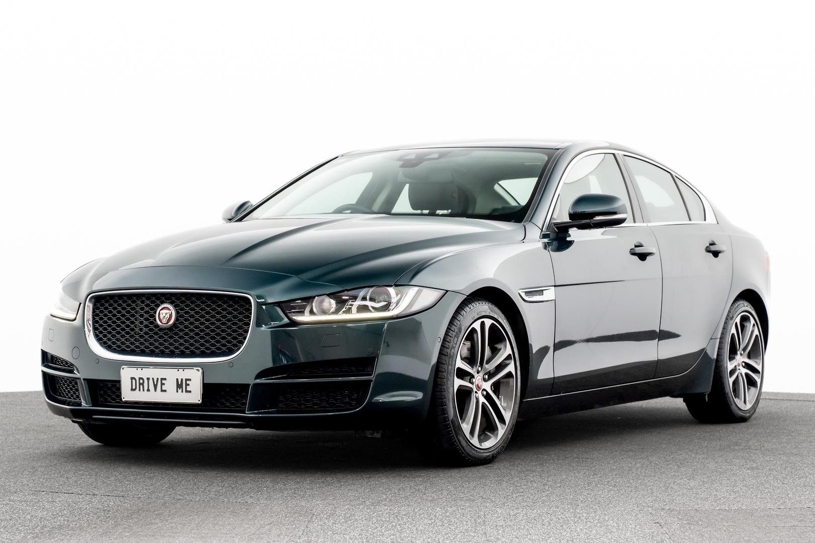 Jaguar Xe image 1