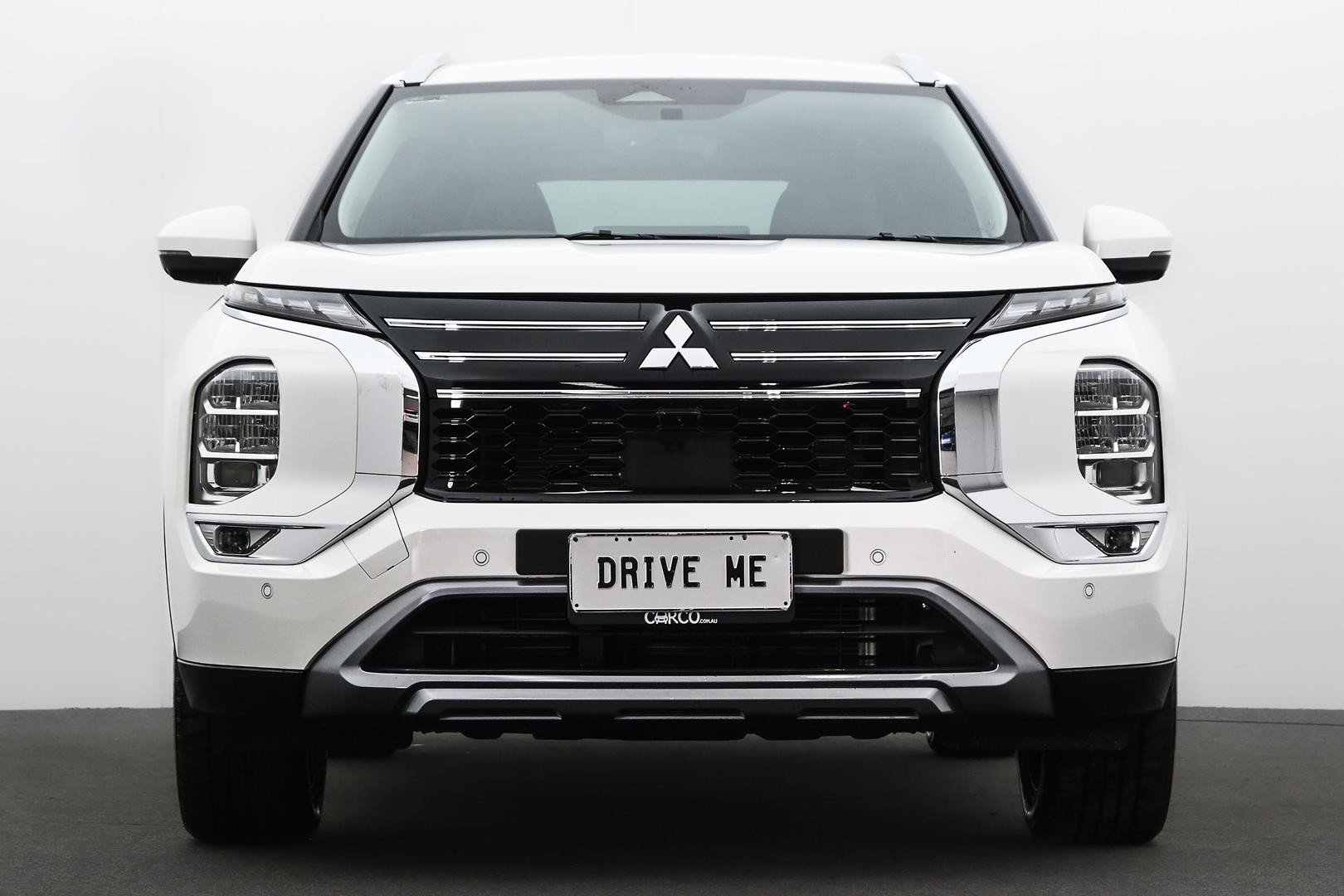Mitsubishi Outlander image 2