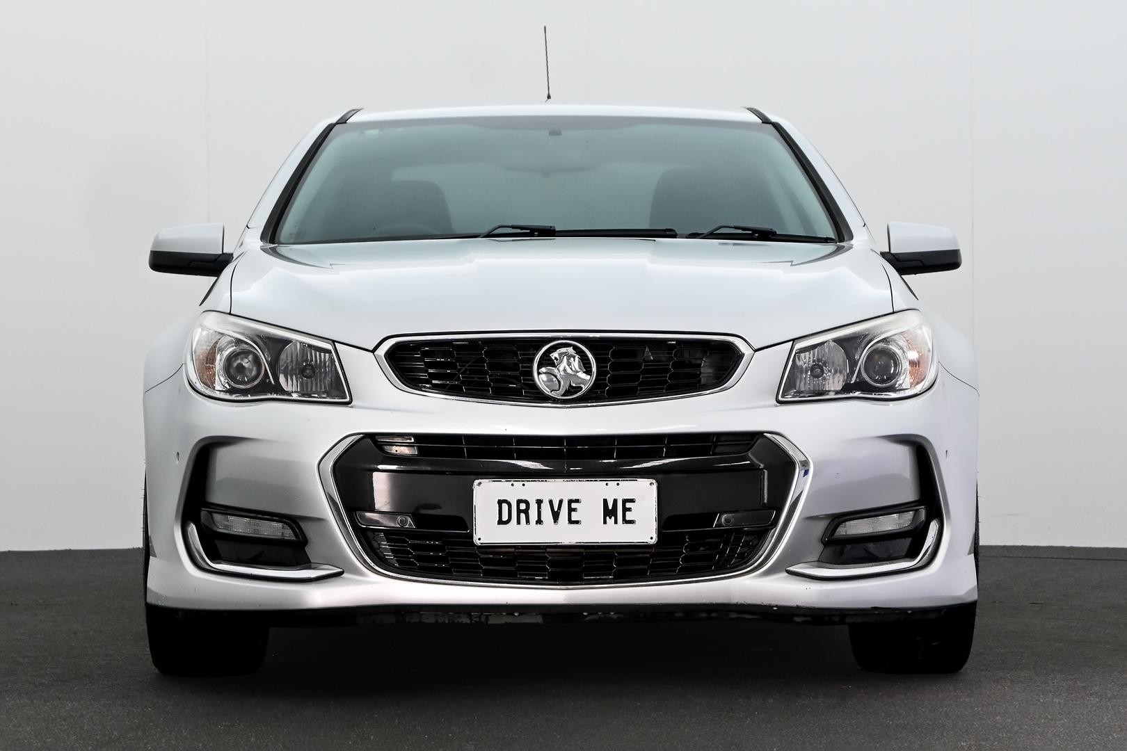 Holden Commodore image 2