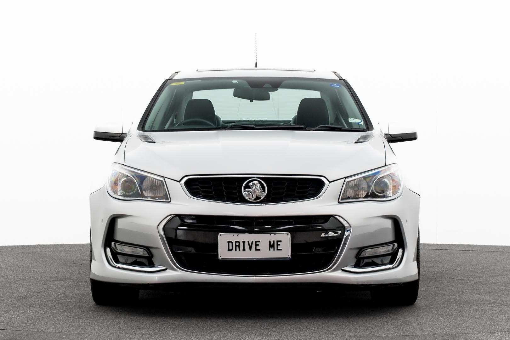 Holden Commodore image 2