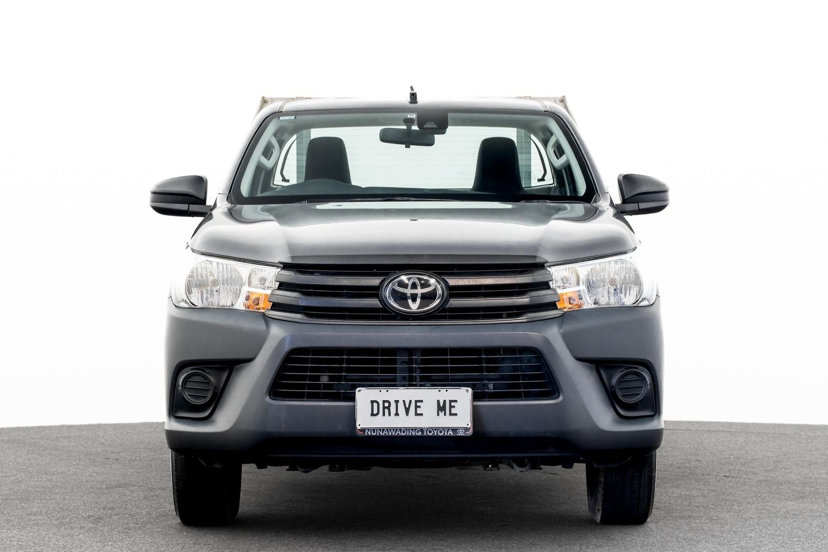 Toyota Hilux image 2