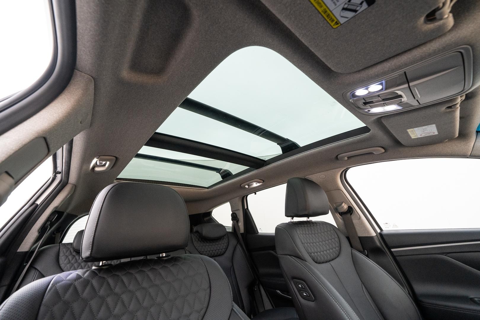 Hyundai Santa Fe image 4