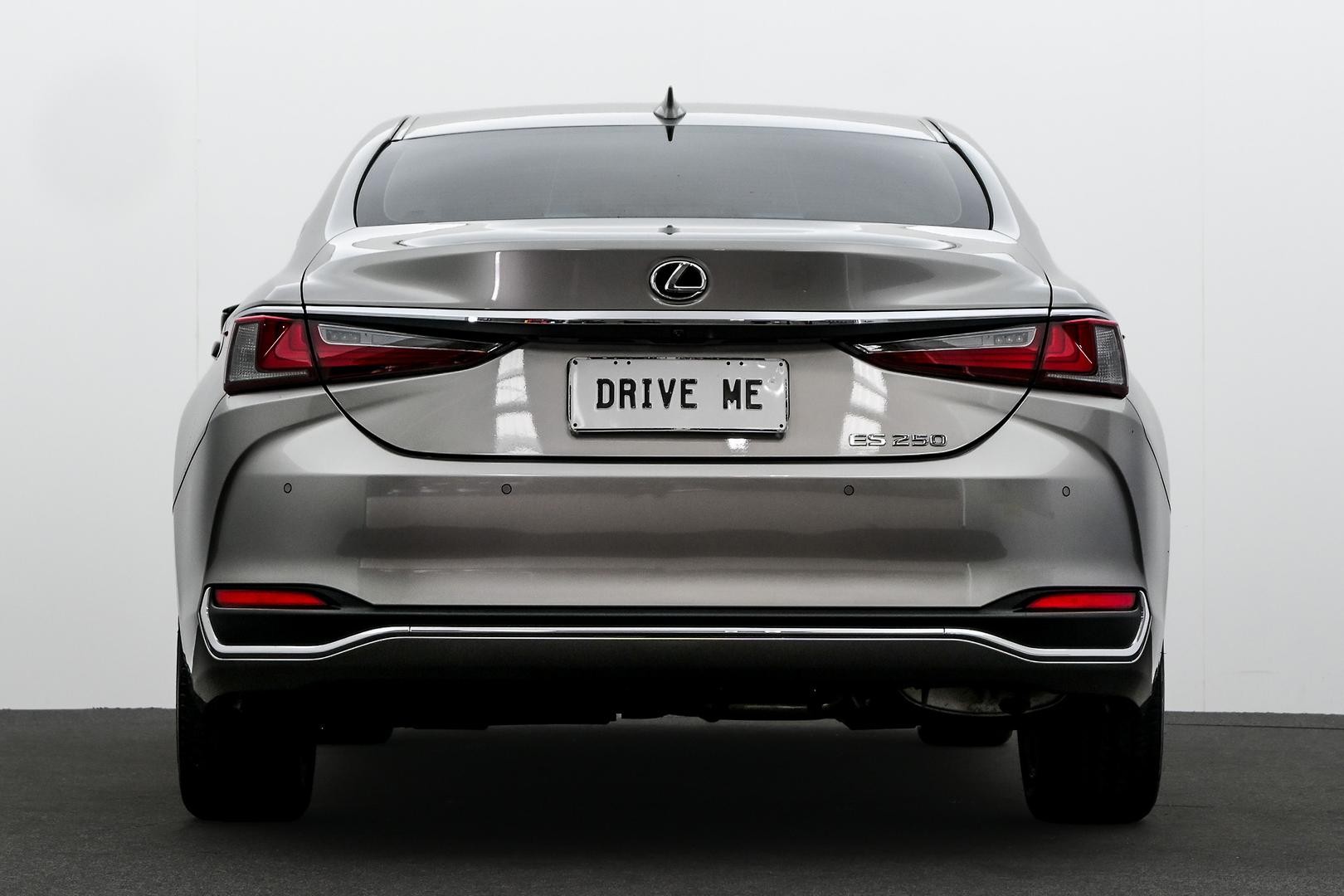 Lexus Es image 3