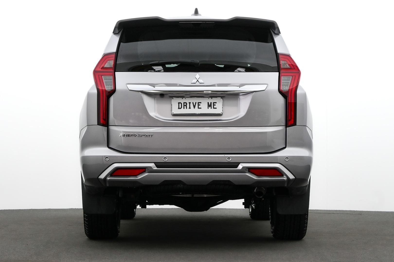 Mitsubishi Pajero Sport image 3
