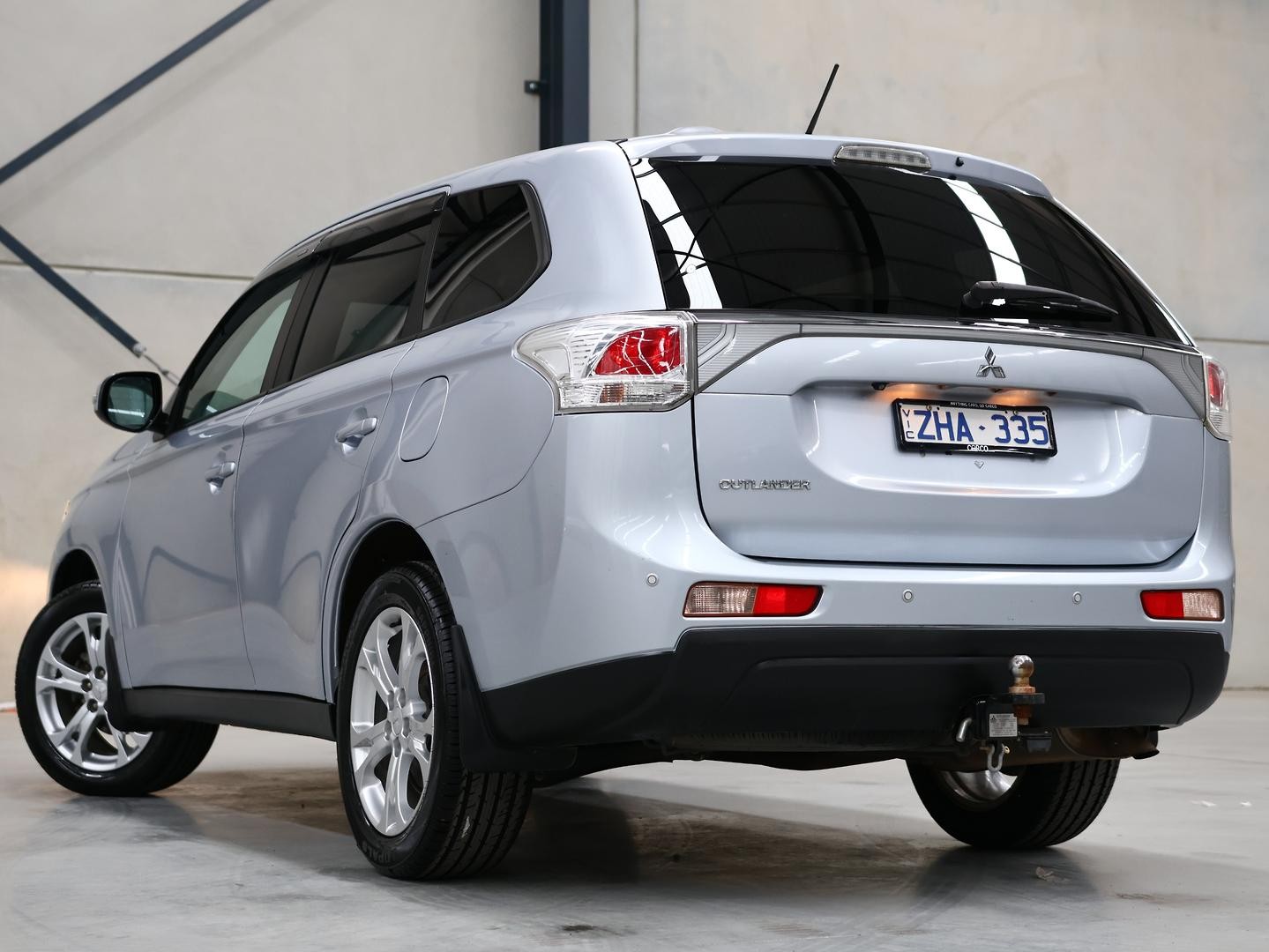 Mitsubishi Outlander image 4