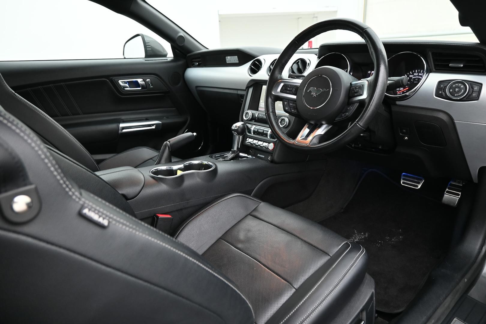 Ford Mustang image 4