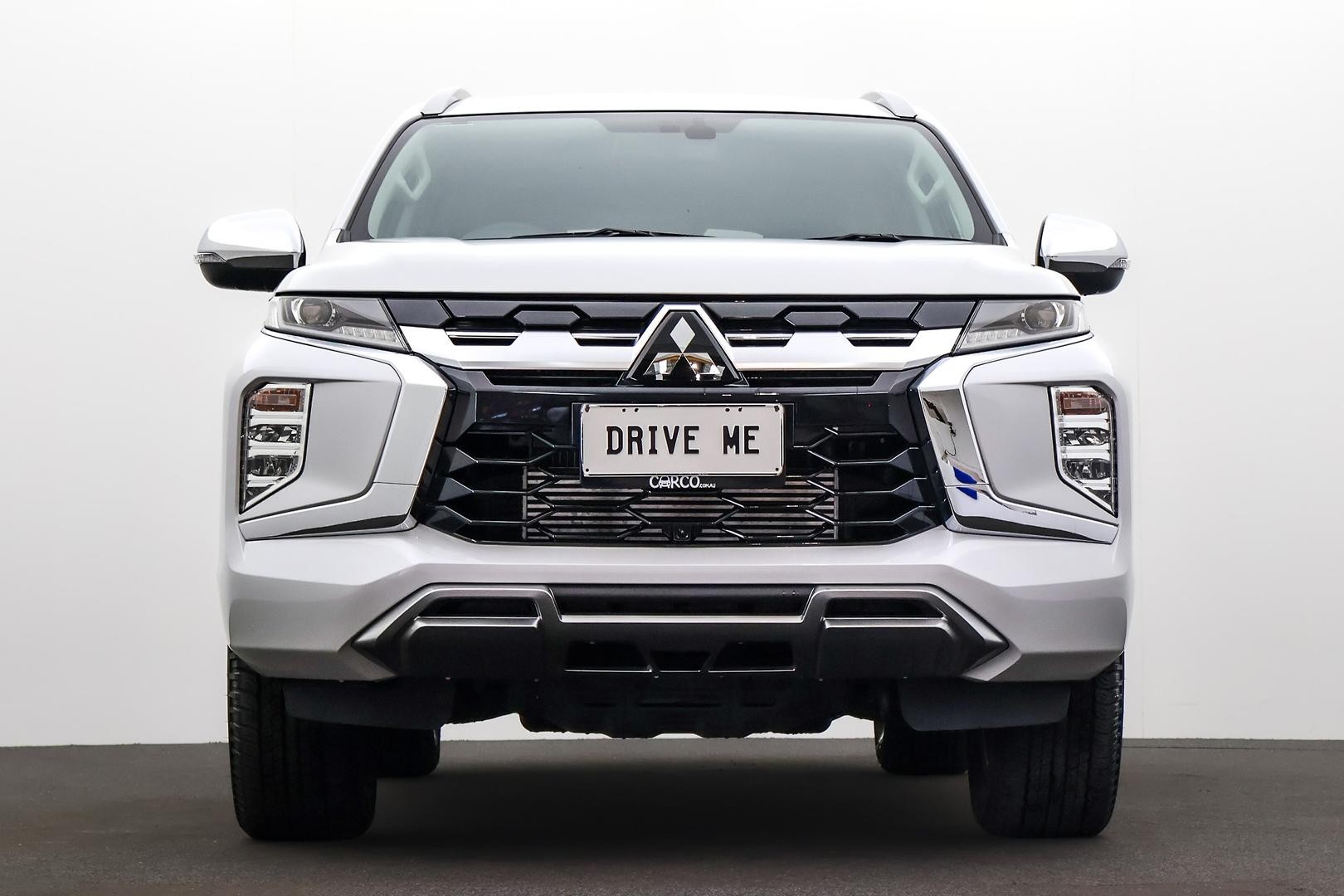 Mitsubishi Pajero Sport image 2