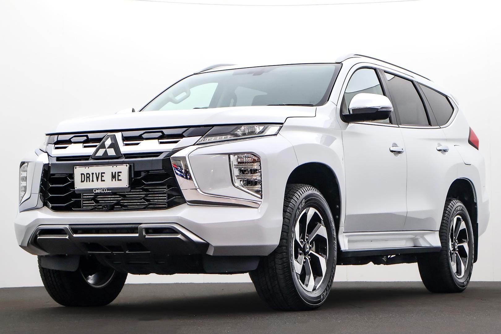 Mitsubishi Pajero Sport image 1